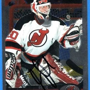 MARTIN BRODEUR AUTOGRAPHED TOPPS CHROME CARD!!!